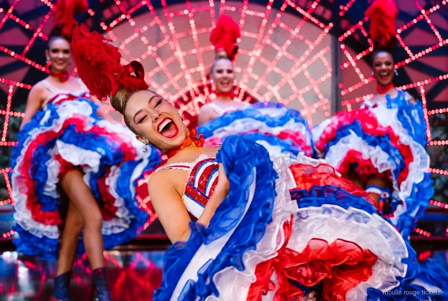 Entradas de cena espectáculo Moulin Rouge con menú francés de tres platos en París