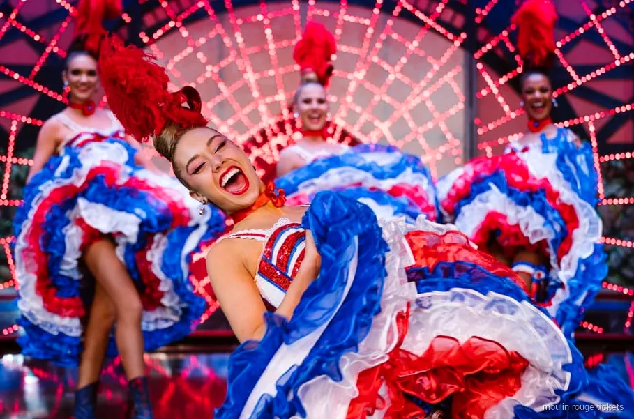 Bilety na kolację i spektakl Moulin Rouge z trzydaniowym francuskim menu w Paryżu