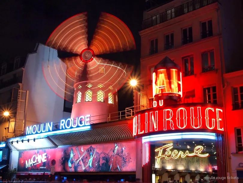 Kvällsrundtur i Paris med buss kombinerad med Moulin Rouge-biljetter