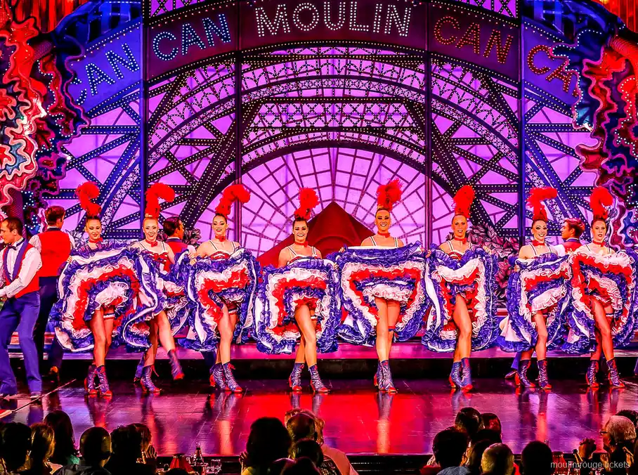 Ligne de French Cancan en jupons tricolores sous l'enseigne lumineuse Moulin, billets Moulin Rouge