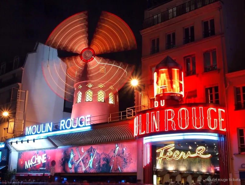 Passeio noturno de ônibus por Paris combinado com bilhetes do show Moulin Rouge